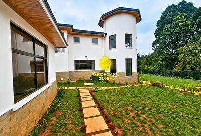 5 Bed House with En Suite in Nyari - 3