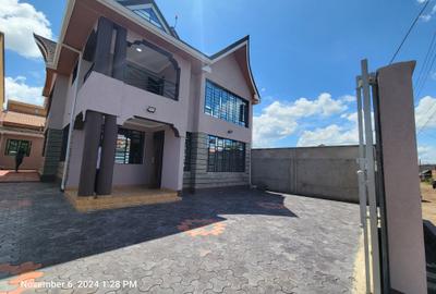 4 Bed House with En Suite at Membly Estate - 4