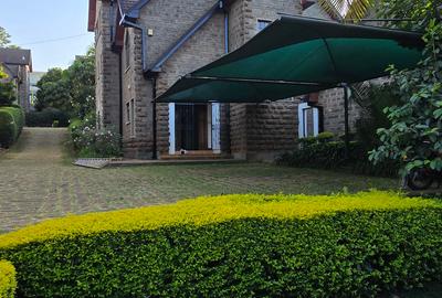5 Bed Townhouse with En Suite at Lavington Green - 3