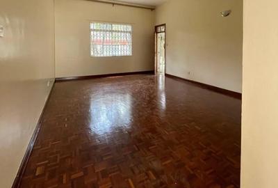 5 Bed Townhouse with En Suite in Lavington - 4