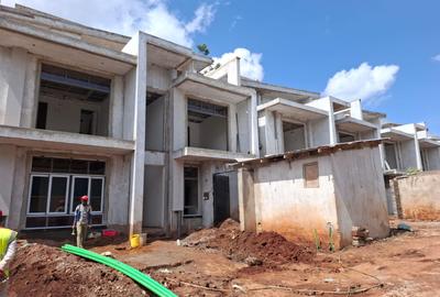 5 Bed Townhouse with En Suite in Lavington - 3
