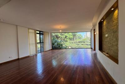 4 Bed Apartment with En Suite in General Mathenge
