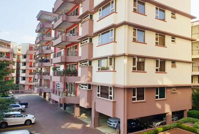 3 Bed Apartment with En Suite at Second Parklands Avenue