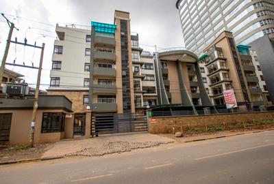 Serviced 2 Bed Apartment with En Suite at Westlands Road