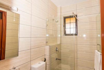 Serviced 2 Bed Apartment with En Suite at Westlands Avenue