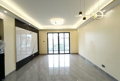 3 Bed Apartment with En Suite in Riverside - 2