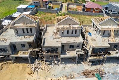 5 Bed Townhouse with En Suite at Karai - 3