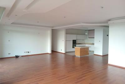 3 Bed Apartment with En Suite in Parklands - 4