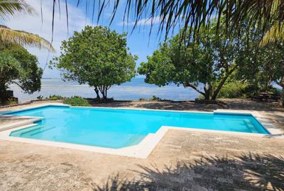 3 Bed Apartment with En Suite at Ar185 - 2