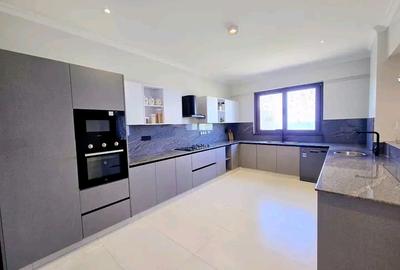 3 Bed Apartment with En Suite at Nyali Area - 2