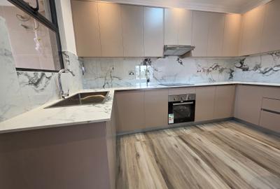 2 Bed Apartment with En Suite in Westlands Area - 4