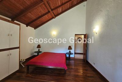 4 Bed House with En Suite in Rosslyn - 4