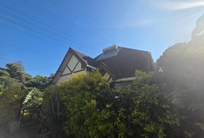 4 Bed Villa with En Suite at Red Hill