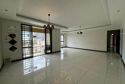 3 Bed Apartment with En Suite in General Mathenge