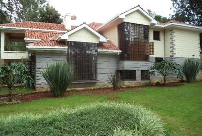 5 Bed House with En Suite at Nyari