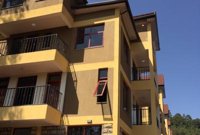 7 Bed House with En Suite in Redhill