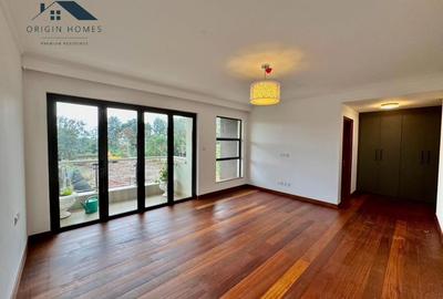 4 Bed Apartment with En Suite at Rosslyn