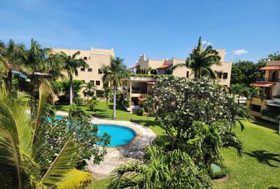 Serviced 3 Bed Apartment with En Suite at Green Wood