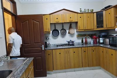 Serviced 3 Bed Apartment with En Suite at 4Th Avanue