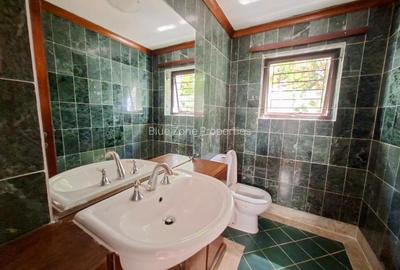 5 Bed Townhouse with En Suite in Lower Kabete - 3