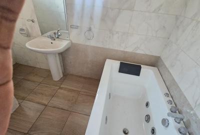 5 Bed House with En Suite in Nyari