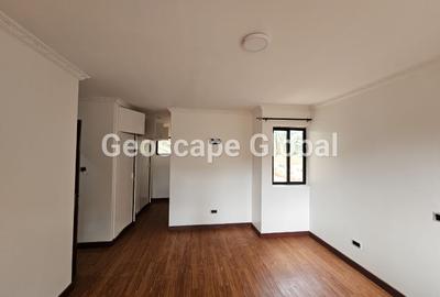 4 Bed House with En Suite in Loresho - 2