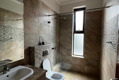 5 Bed Townhouse with En Suite in Lavington