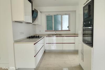 2 Bed Apartment with En Suite in Westlands Area - 3