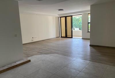 3 Bed Apartment with En Suite at Oloitoktok Rd