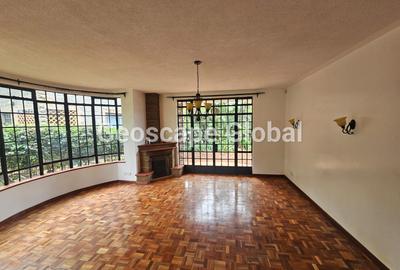 5 Bed House with En Suite in Lavington - 3