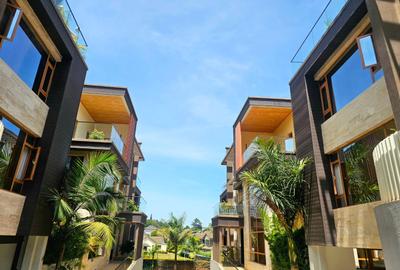 6 Bed Townhouse with En Suite in Lavington - 2