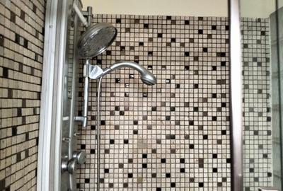 5 Bed Townhouse with En Suite in Kyuna - 2