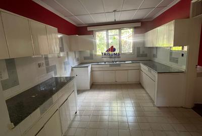 5 Bed House with En Suite in Kitisuru
