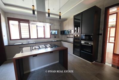 4 Bed House with Swimming Pool in Runda - 3