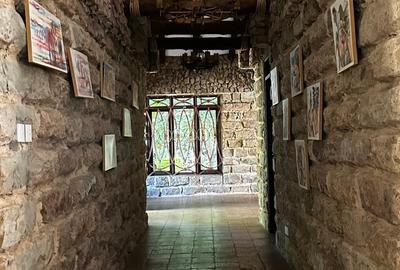 4 Bed House with En Suite in Loresho