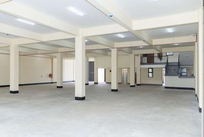 1,087 m² Warehouse with Service Charge Included in Tatu City - 2
