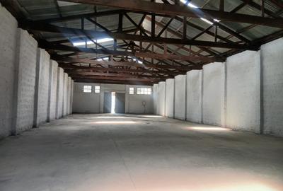 5,000 ft² Warehouse with Parking in Industrial Area - 3