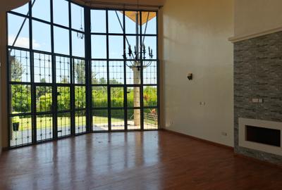 5 Bed Villa with En Suite in Runda