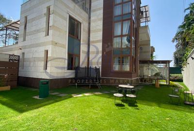 6 Bed House with En Suite in Lavington