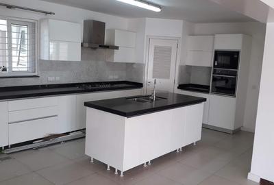 4 Bed Apartment with En Suite at Valley Arcade Lavington