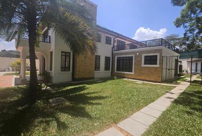 7 Bed House with En Suite in Runda