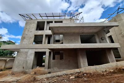 5 Bed Townhouse with En Suite in Lavington
