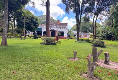 7 Bed House with En Suite in Runda