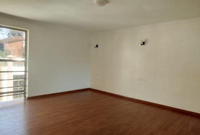 5 Bed Townhouse with En Suite in Lavington - 3