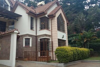 5 Bed Townhouse with En Suite at Lavington Green