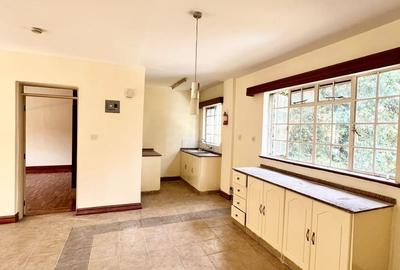 1 Bed Apartment with En Suite in Riverside - 3