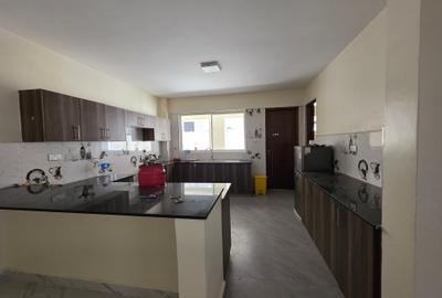 4 Bed Apartment with En Suite at 4Th Parklands - 4
