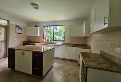 3 Bed Villa with En Suite in Kiambu Road