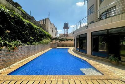 2 Bed Apartment with En Suite in Westlands Area