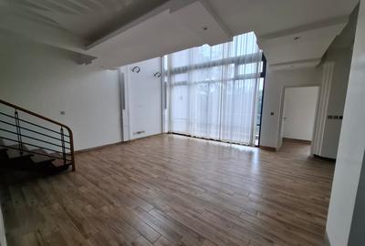 4 Bed House with En Suite at Riverside Drive - 3